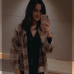 Meet your Posher, Sarina